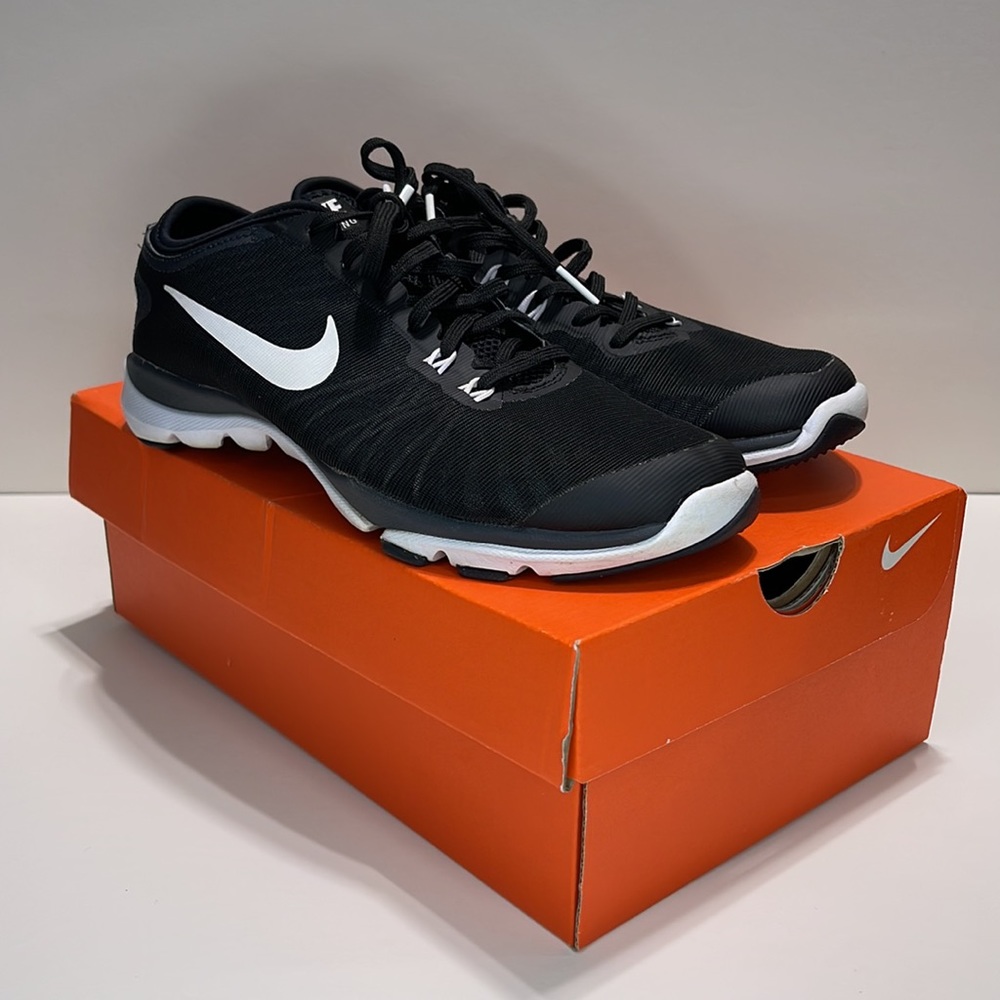 Nike Women's Flex Supreme TR 4 Training Shoe